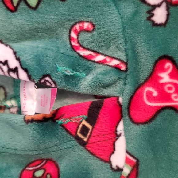 5/$15 Green Dog Christmas Shirt, size S - Picture 4 of 6